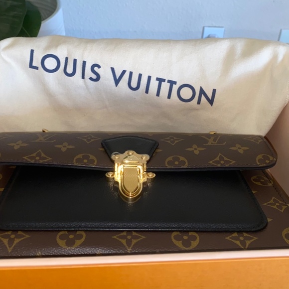 Louis Vuitton Victoire Mng Noir Handbag - Picture 3 of 9